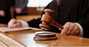 İş arkadaşına tokat attığı gerekçesiyle para cezasına çarptırılan kadın hakime hakaret etti, gözaltına alındı