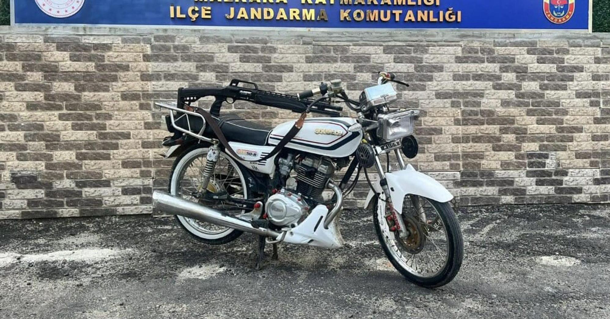 Pişkinlikleri yanlarına kalmadı: Paylaşım yaparak kendilerini yakalattılar