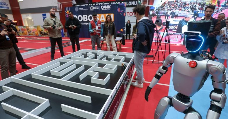 Samsun Canik’te nefesleri kesen yarışma: CANİKMAN gençlerle buluştu