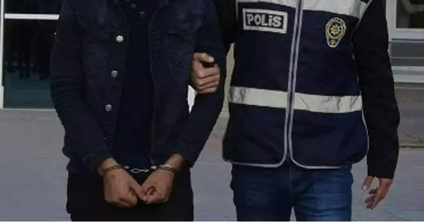 Okul müdürü ile 10 arkadaşını, ölümle tehdit eden öğrenci gözaltına alındı!