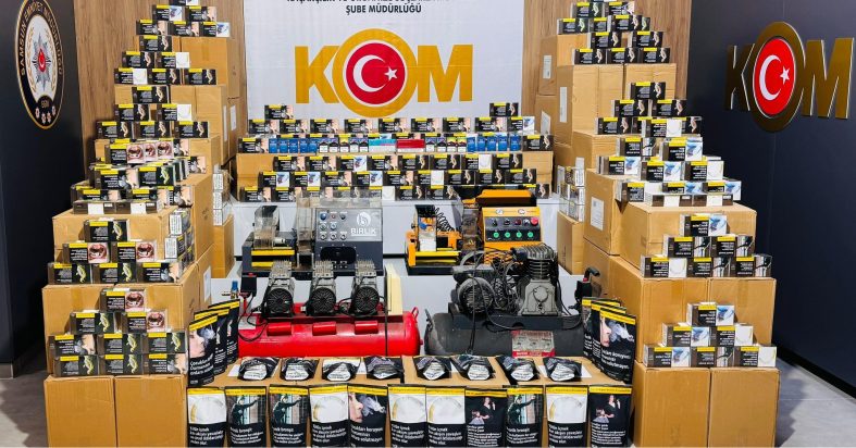 Samsun’da iş yerinin mutfağındaki dolapta 1 milyon kaçak makaron yakalandı