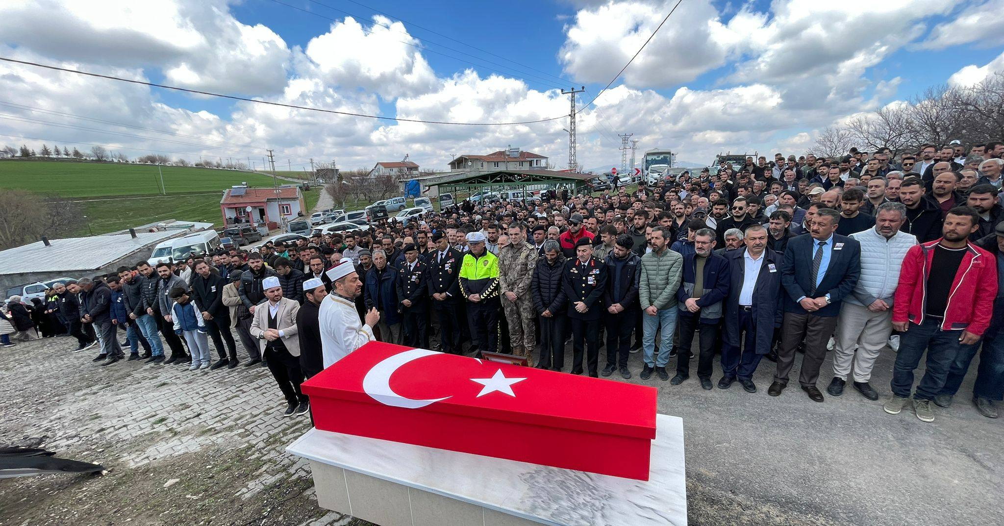 Rahatsızlanıp yaşamını yitiren jandarma, son yolculuğuna uğurlandı