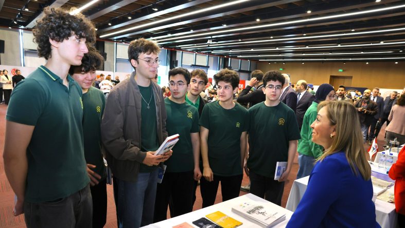 e122bd3e-8e85-4203-9d71-42cf85a71bea