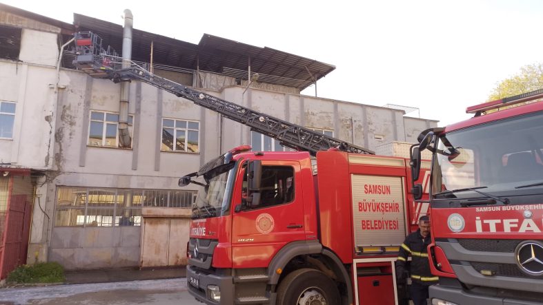 Samsun’da halı fabrikasında yangın!