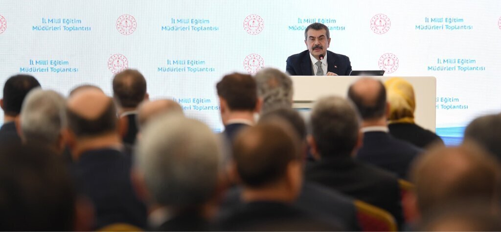 26131740 BAKAN TEKYN 81 YLYN MYLLI EYYTYM MUDURUYLE BYR ARAYA GELDY