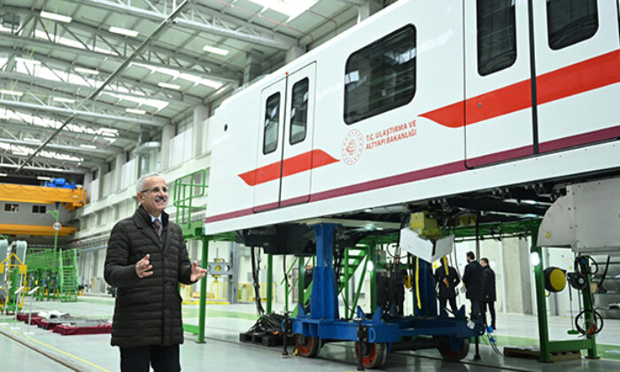 İstanbul havalimanı metrosu sürücüsüz yerli tren seti raylara çıkmaya hazır