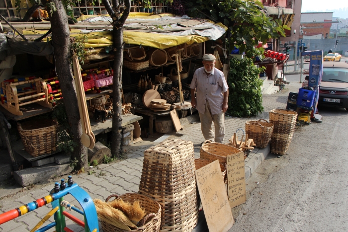 Samsun'da 92 yaşındaki adam 30 yıldır ahşaba şekil veriyor