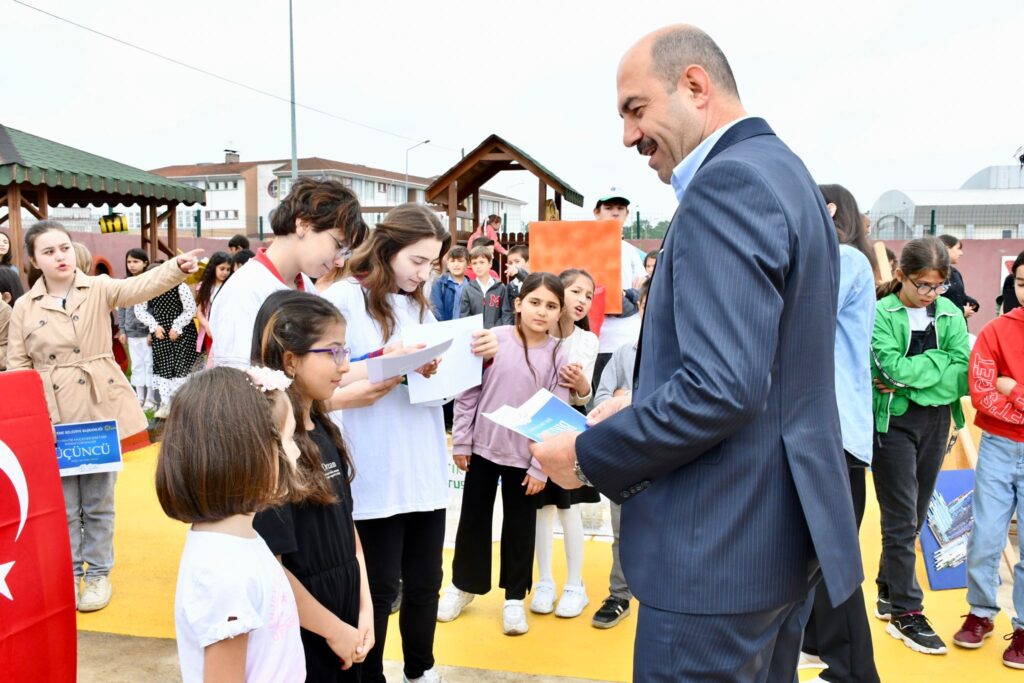 Terme Belediyesi öğrencilere sıfır atık ödülü