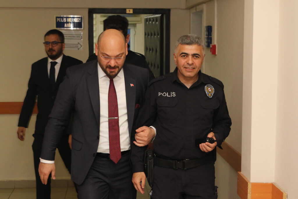 Başkan Serhat Türkel’den polislere kutlama