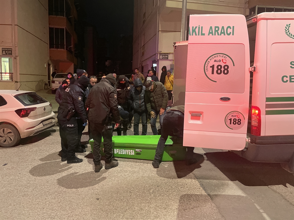 Aile dehşeti! Kardeşini tabancayla öldürdü, annesini poşetle boğdu