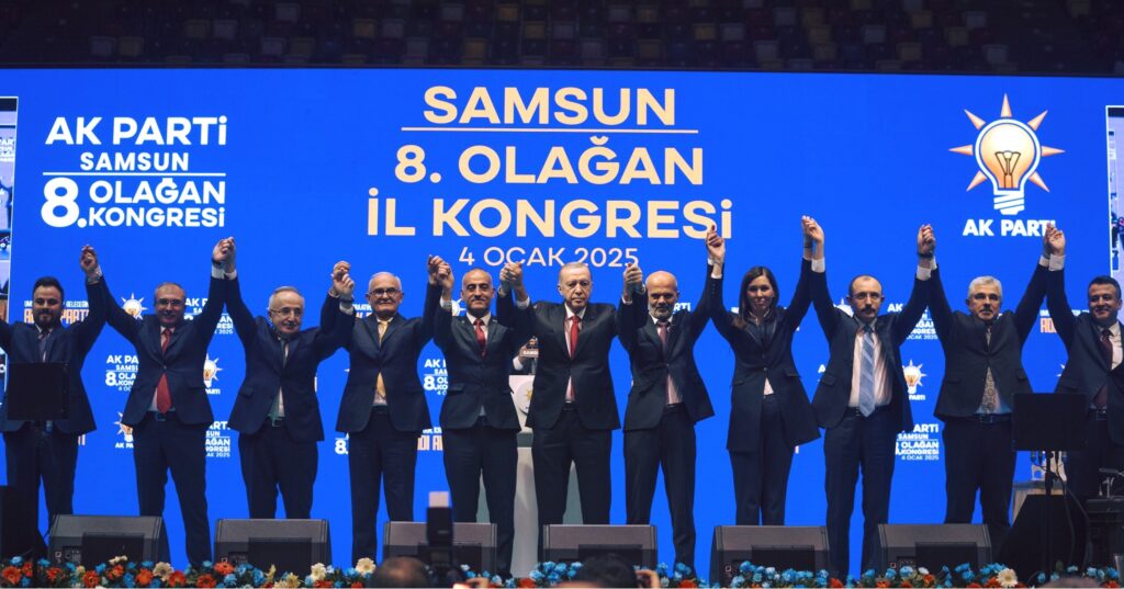 Samsun’da belediye başkanı seçildikleri partilerden istifa eden Şerafettin Aydoğdu ve Adnan Topal, AK Parti’ye geçti