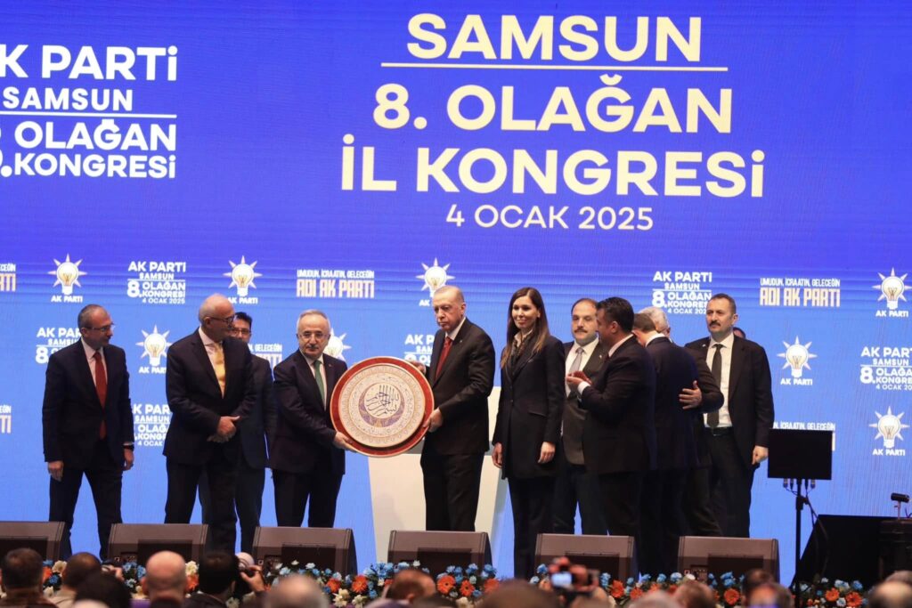 AK Parti Samsun 8. Olağan Kongresi’nde Mehmet Köse güven tazeledi