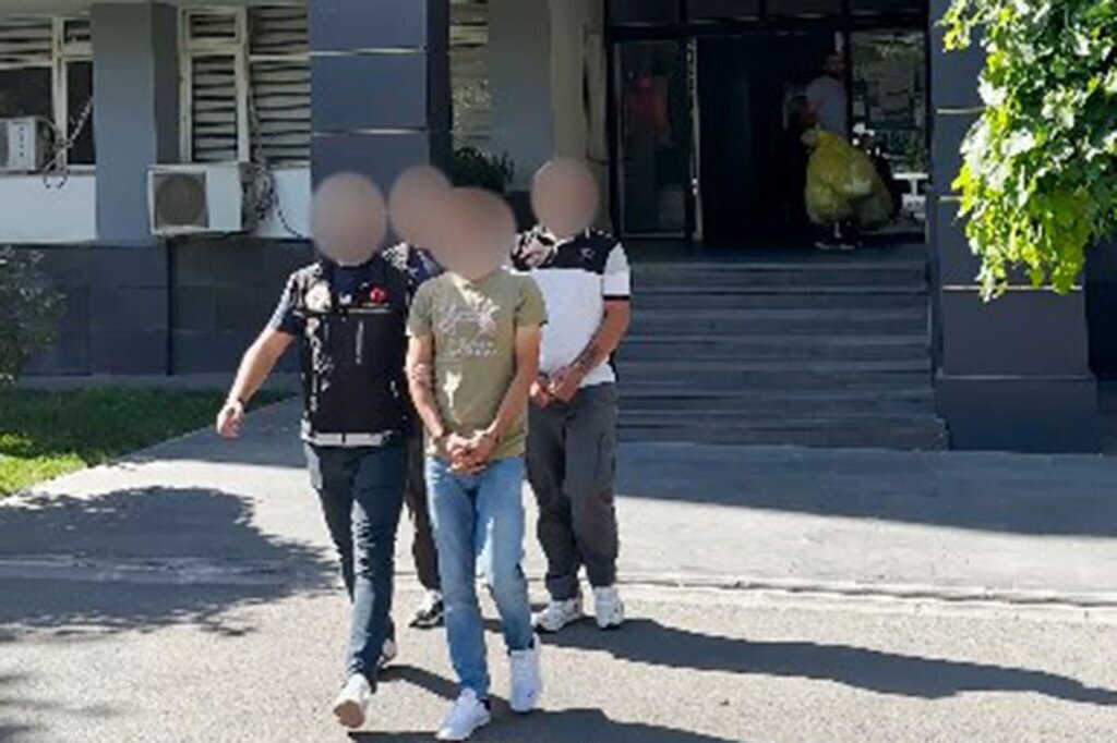 6b7b3487 848d 45dc 8f54 b0413b9c0232