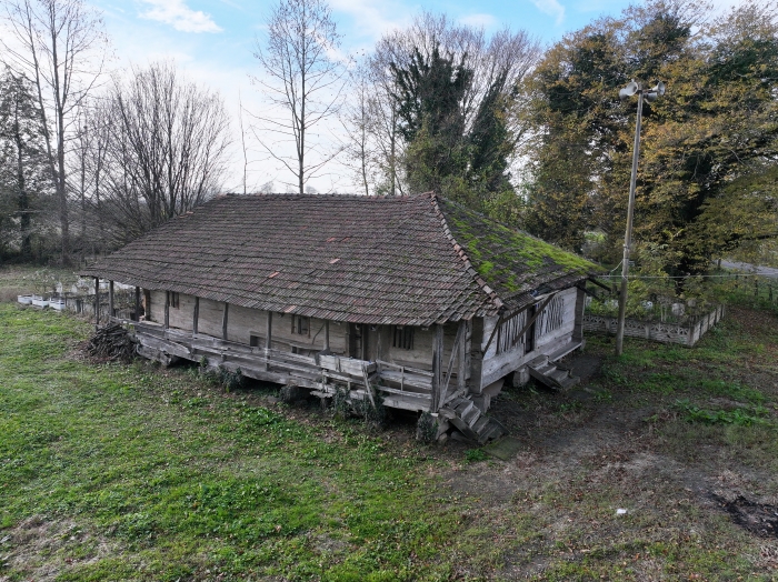 Samsun’daki 700 yıllık ahşap cami, bakımsızlıktan çökme tehlikesi ile karşı karşıya