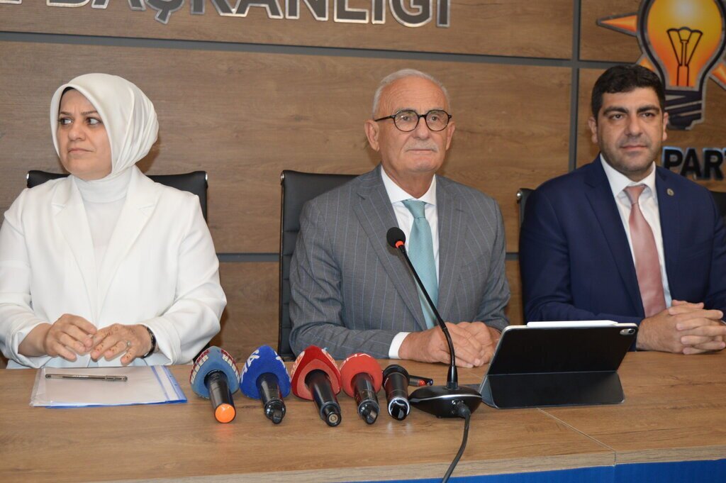 AK PARTILI YILMAZ MILLETIMIZ NE DEDIYS 369801 102199 scaled