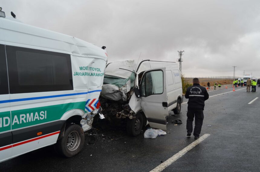 AKSARAYDA OTOYOLDA KAZA 2 ASKER SEHIT 939441 278947