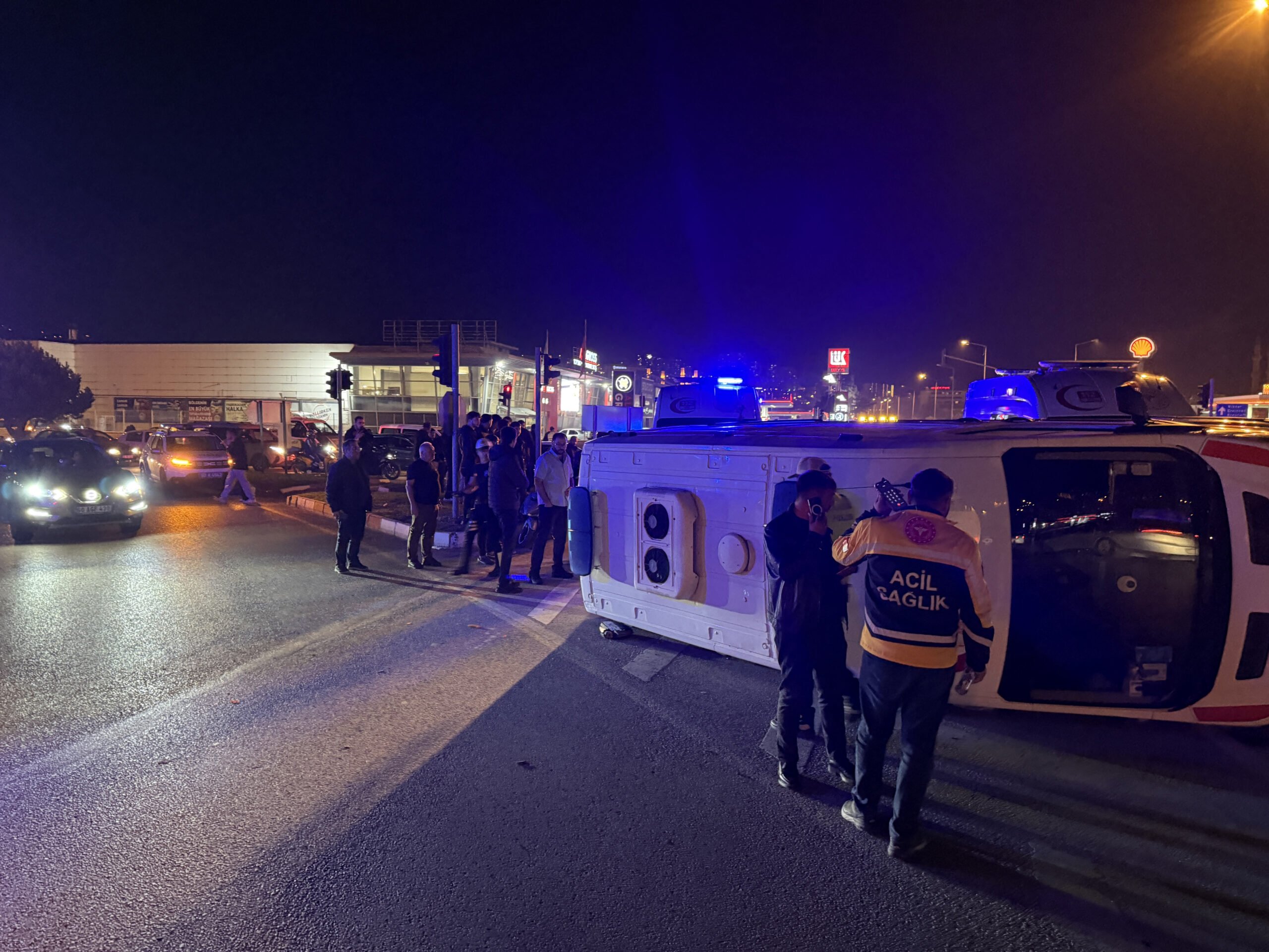 AMBULANS-CIPLE-CARPISTI-3-SAGLIK-PERSON_982073_291592