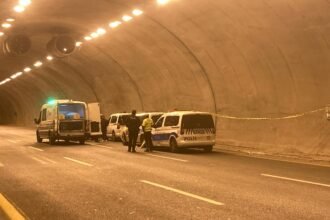 ANKARADA OTOMOBILIN ICERISINDE SILAHLI 949124 281803