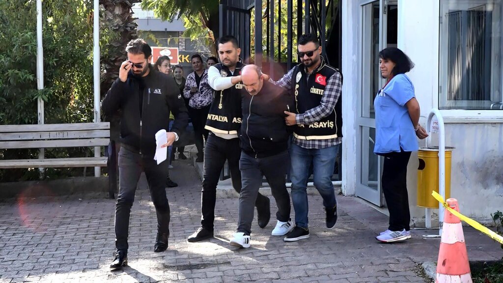 ANTALYA KIZININ DOGUM GUNUNU KUTLAMAYA 444190 131192