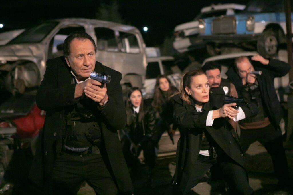 ARKA SOKAKLAR OYUNCULARI SON BOLUMDE SEH 401987 118494