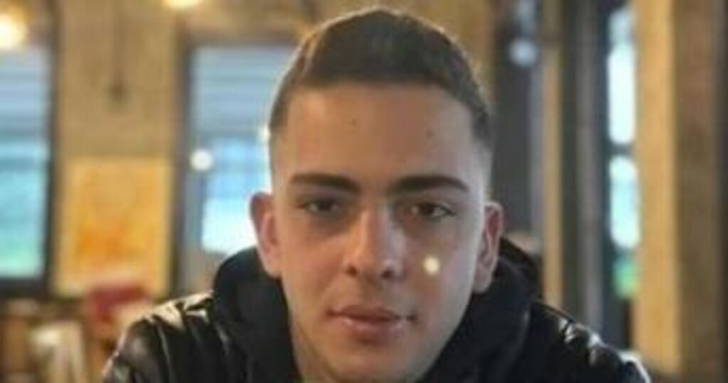 ARKADASINI BICAKLAYIP CESEDINI YAKTIKTAN 537351 159102