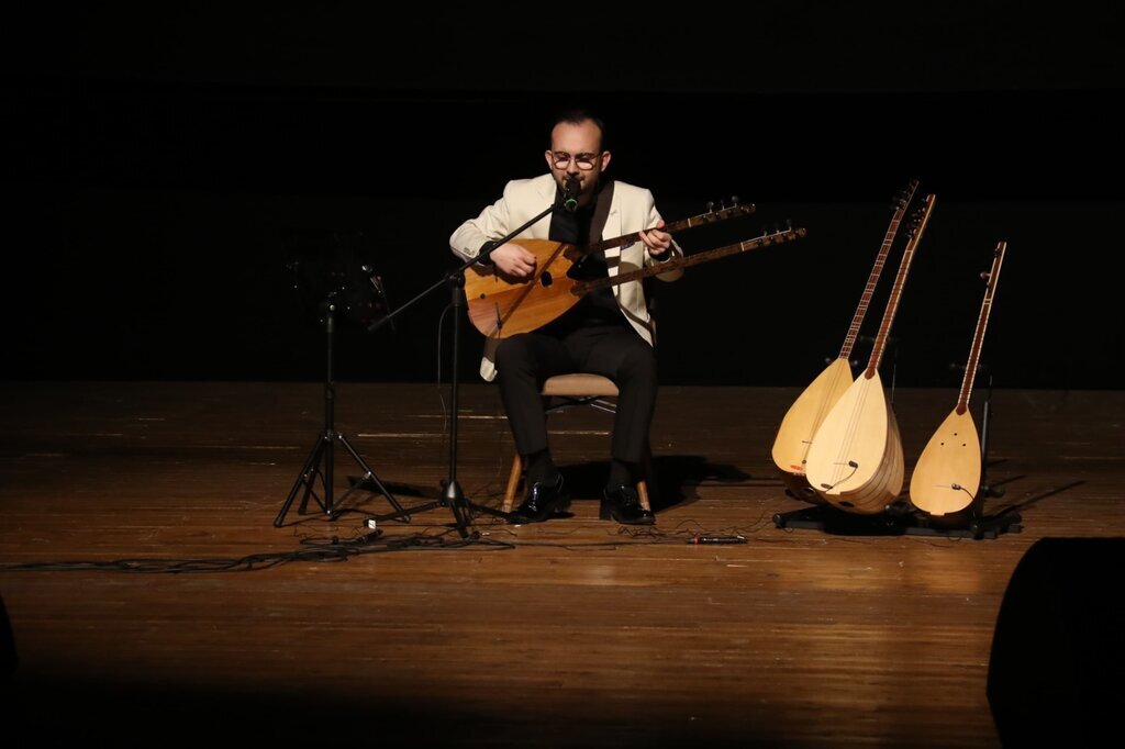 ATA SAHNEDE DUZENLENEN RESITAL KAR ENGELI TANIMADI 8