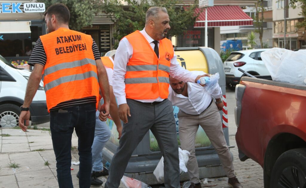 Atakum Belediye Personeli ‘Daha Temiz Atakum’ için sahada