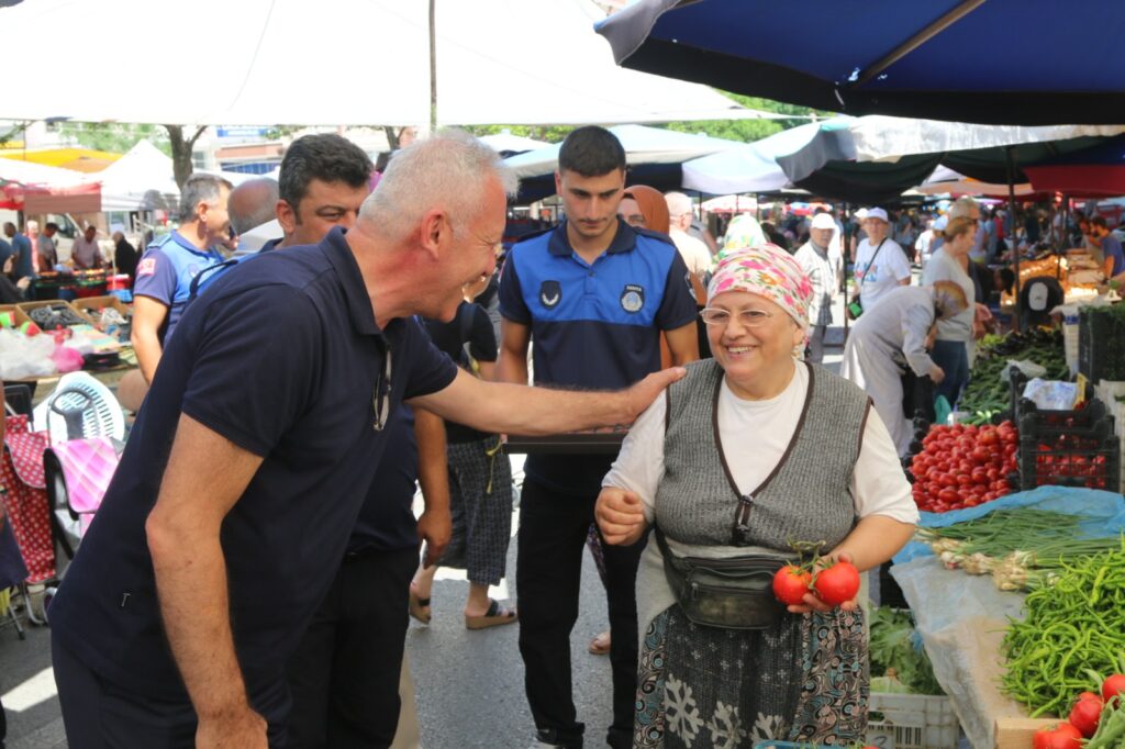 Atakum Belediyesi Zabıtası’ndan pazar denetimi