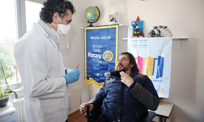 Atakum Belediyesi’nden engelli yurttaşlara diş taraması