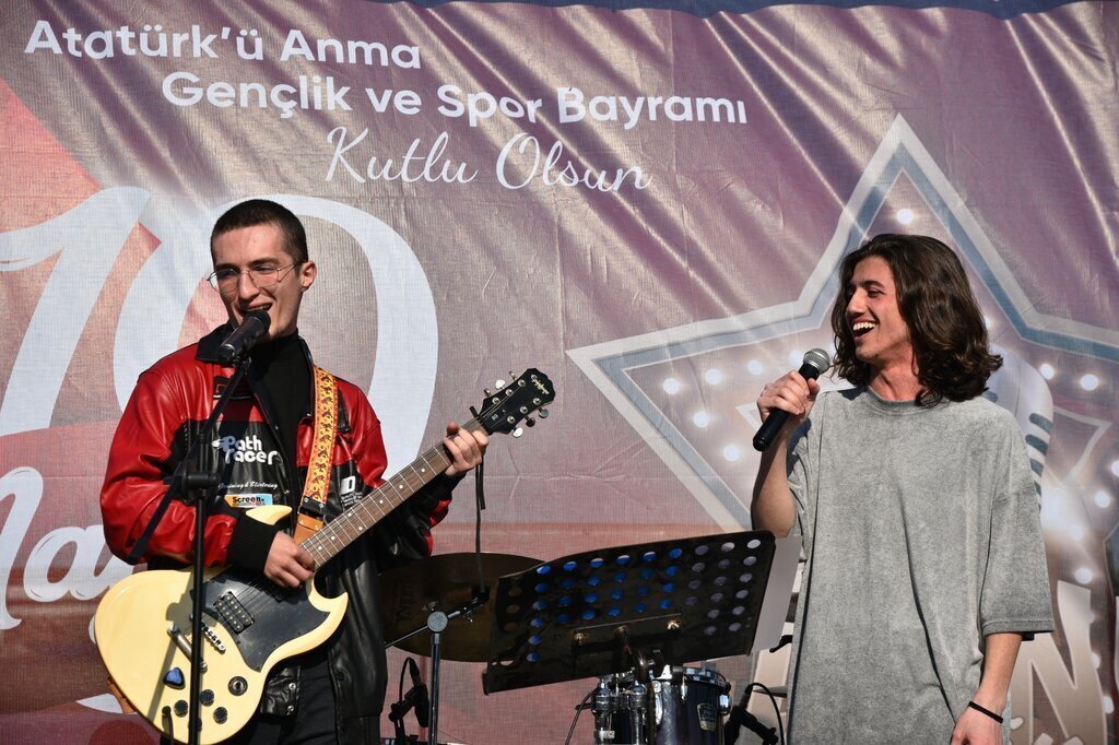 ATAKUM BELEDIYESINDEN UNUTLMAZ 19 MAYIS KUTLAMASI 1