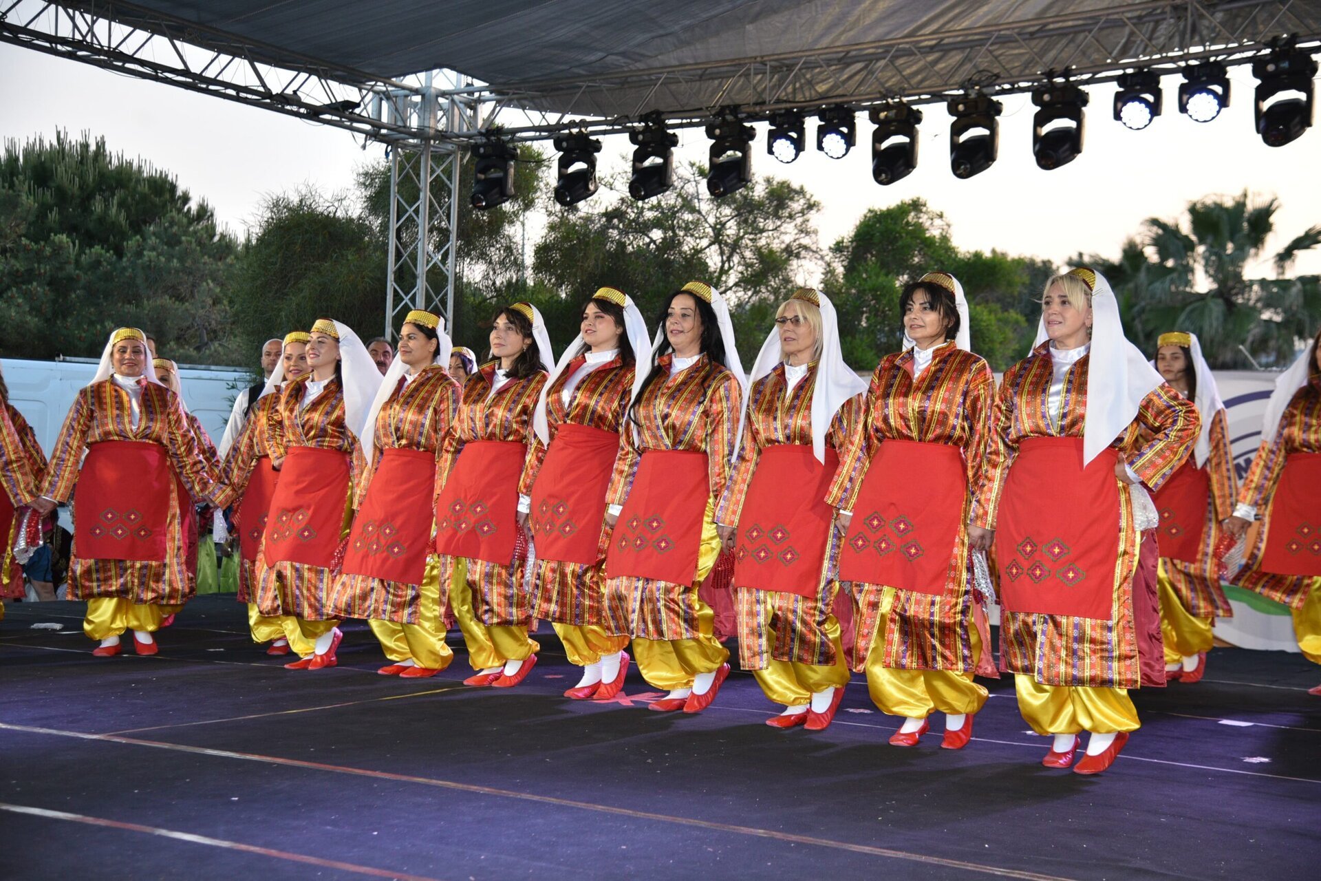 ATAKUM SAHILINDE 19 MAYIS COSKUSU YENIDEN 14 scaled