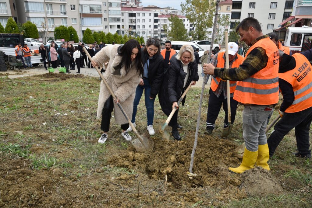 Atakum yeşile bürünüyor