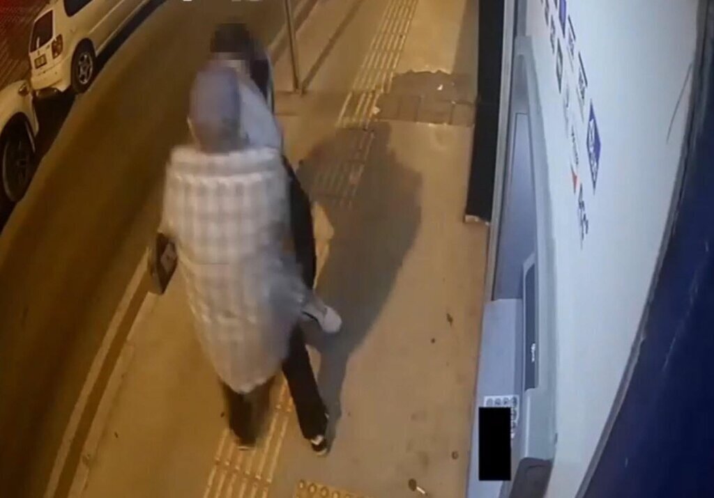 ATM ONUNDE GASP KAMERADA 417760 116171 1 scaled