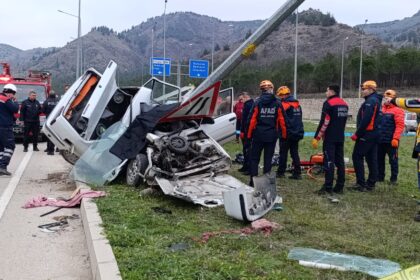 AVUKAT DURUSMAYA GIDERKEN KAZADA YASAMI 1068831 317144