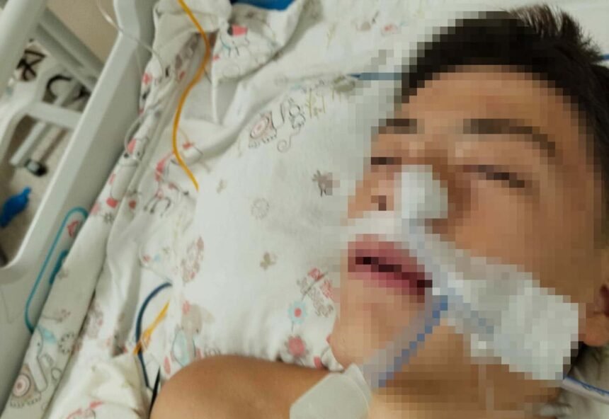 AYAGINA BASAN SINIF ARKADASINI DOVEREK H 940098 279153 1 scaled e1759235970856