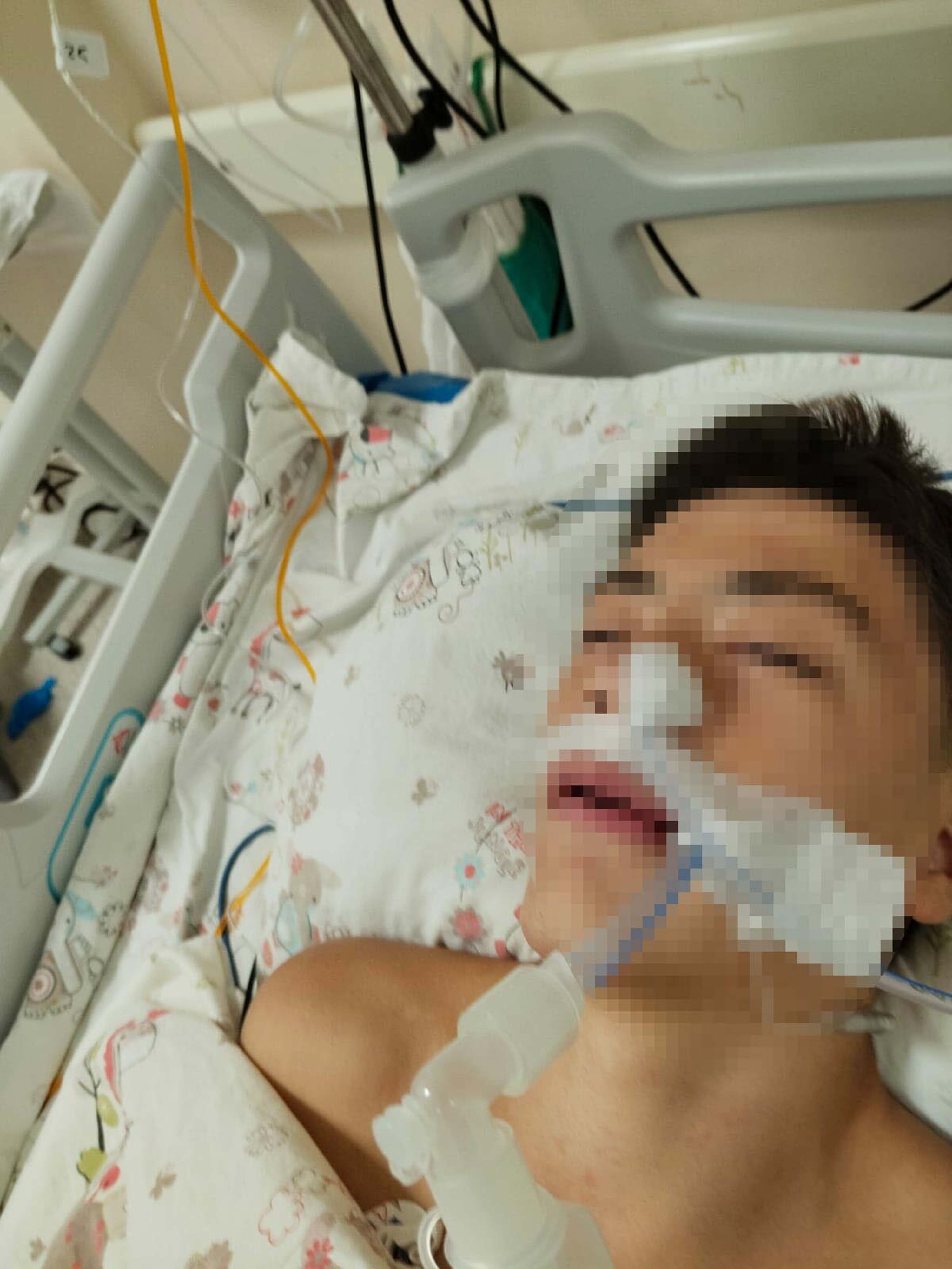 Ayağına basan sınıf arkadaşını döverek hastanelik etti/E