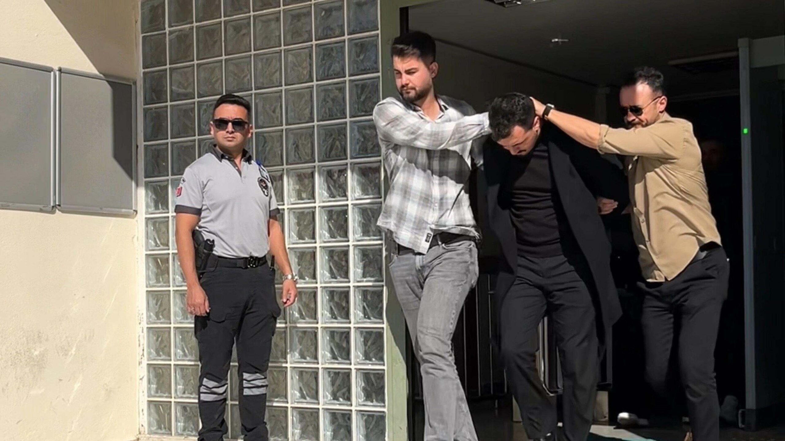 Aydın'da 4 bekçiyi bıçakla yaralayan 3 şüpheli tutuklandı