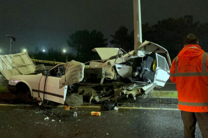 AYDINLATMA DIREGINE CARPAN OTOMOBIL IKIY 952816 282848