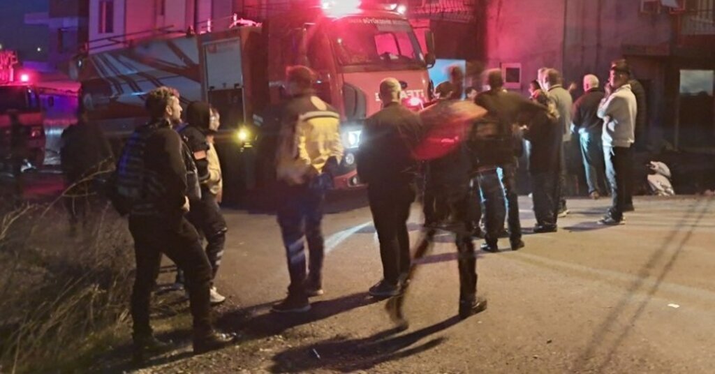 Ailesiyle tartıştı evi yakıp, av tüfeğiyle itfaiyeyi engelledi