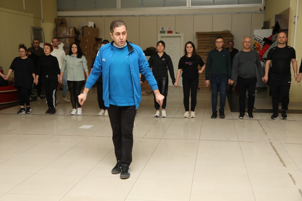 Atakum Belediyesi Halk Oyunları Kursuna yoğun ilgi