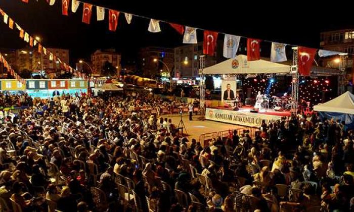 Atakum iftar sokağında Karadeniz müziği
