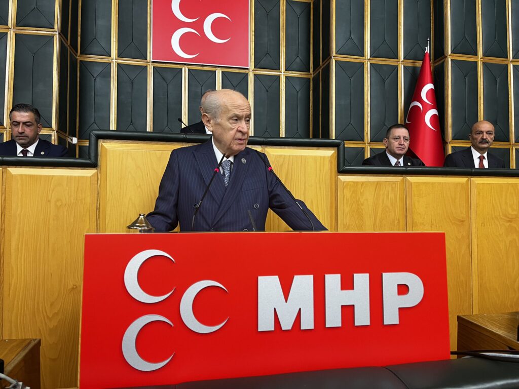 Bahçeli: Teröristbaşı Meclis’te konuşsun; terörün bittiğini, örgütün lağvedildiğini haykırsın