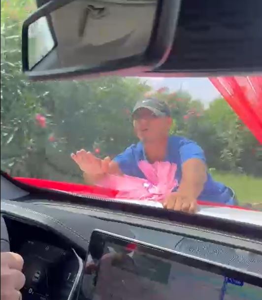 BAHSIS ALMAK ICIN GELIN ARACININ KAPUTUN 903010 268281