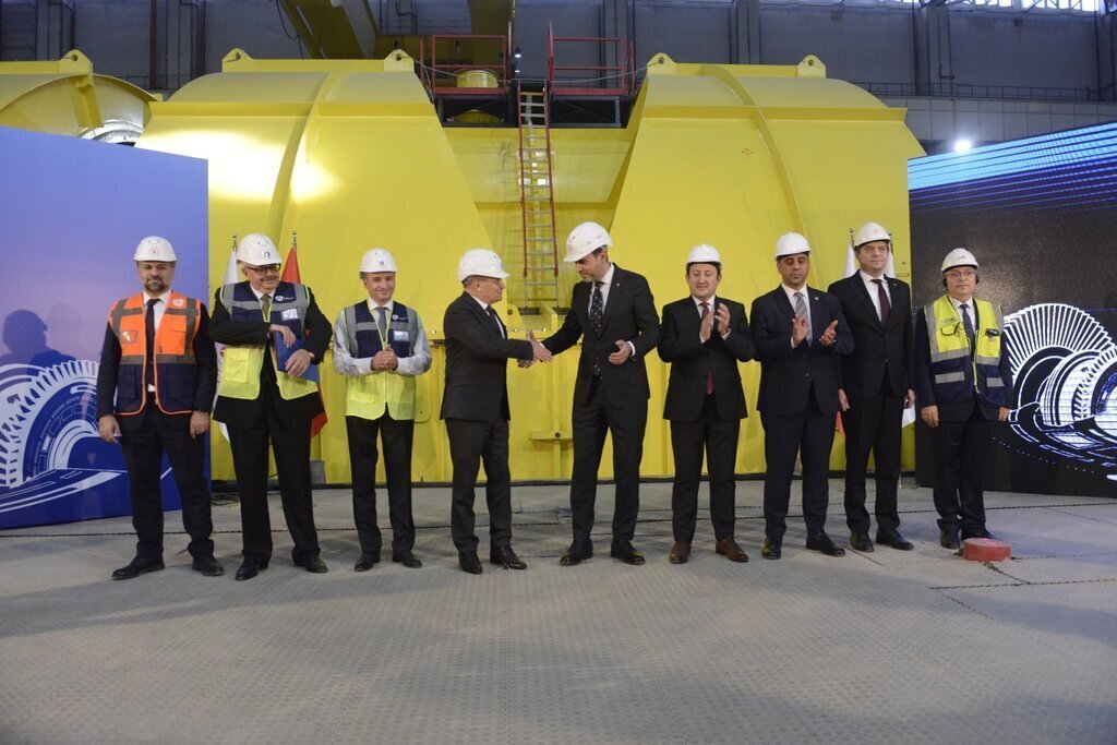 BAKAN BAYRAKTAR ILK REAKTORU 2025TE DE 466364 137858