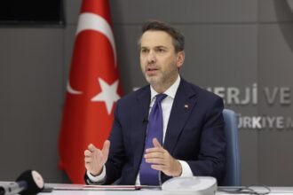 BAKAN BAYRAKTAR NUKLEER ENERJININ TUM P 914749 271771