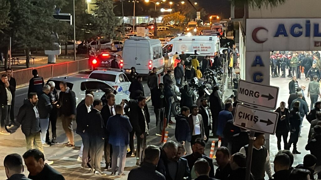 Bakanın konvoyunda kaza; İl Başkanı öldü, 2’si polis 6 yaralı