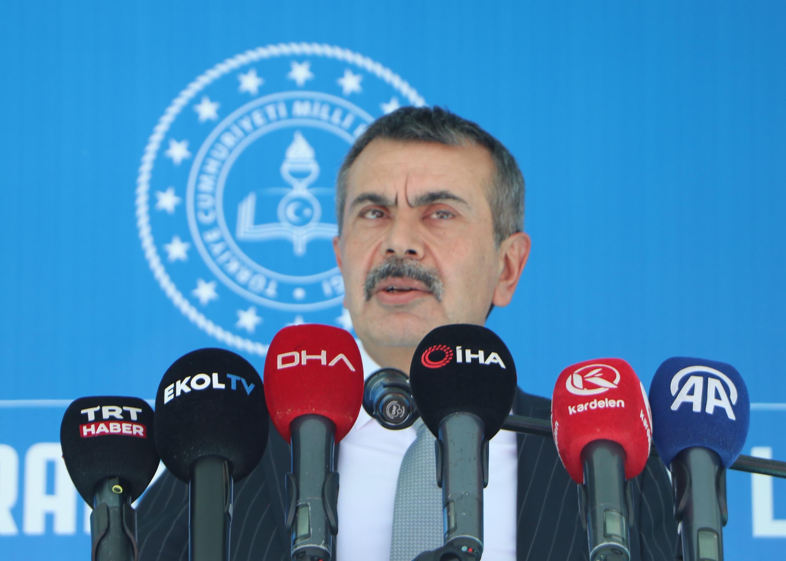 BAKAN-TEKIN-SINAVI-KAZANAMADIKLARI-ICIN_917827_272521