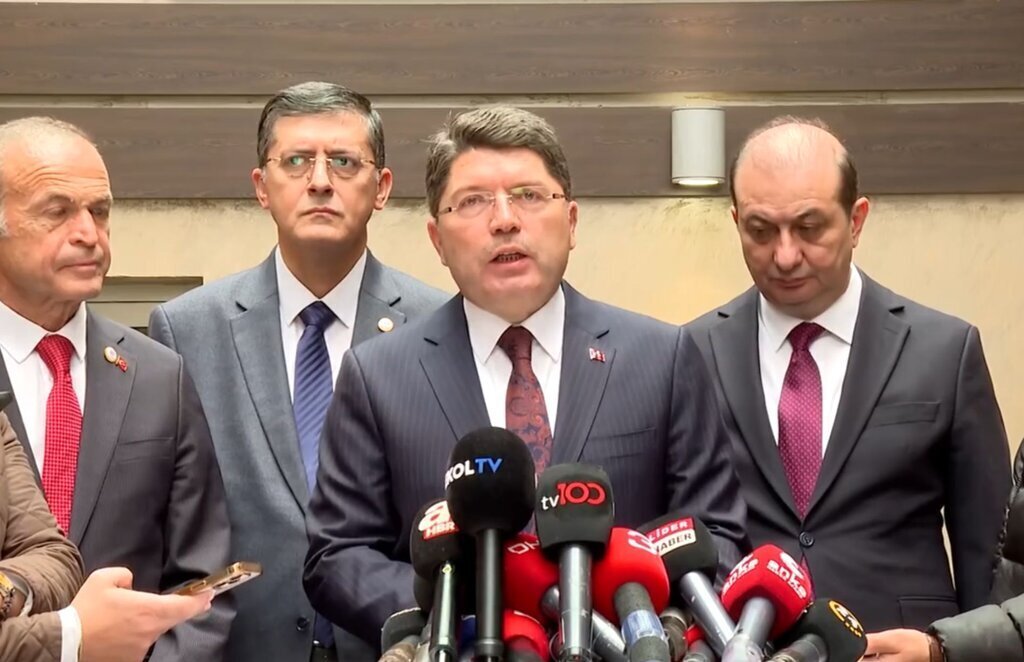 BAKAN TUNC PKKYI SILIP ATMAK DURUMUNDA 416742 122872