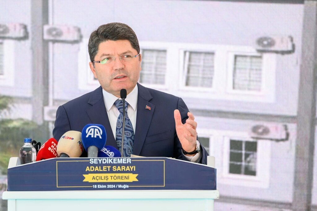 BAKAN TUNC YOUTUBER OLMUS GAZETECILER 377101 104454 scaled