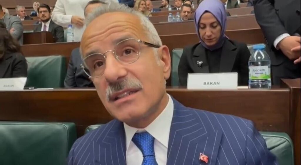 BAKAN URALOGLU DISCORD BILGILERINI PAY 360796 99604